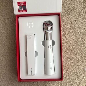 NWT medicube age-r air shot